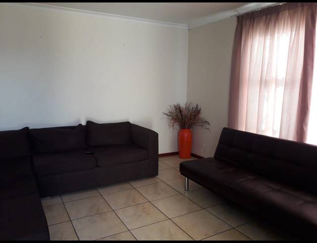 2 BEDROOM TOWNHOUSE RENTED IN CHARLO